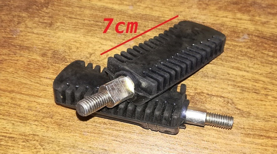 CP PEDALINE MINIMOTO GOMMA ANIMA IN FERRO VECCHIO TIPO POGGIA PIEDI