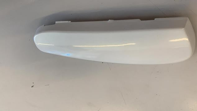 PICCOLO PEZZO IN PLASTICA VICINO A MANIGLIE CROMATE POSTERIORI PER SCOOTER ELETTRICO SKY II