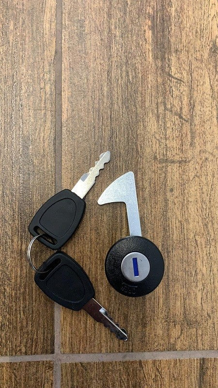 KIT SERRATURE CHIAVE BAULETTO PER SCOOTER ELETTRICO SCOOTER SKY II REVENGE