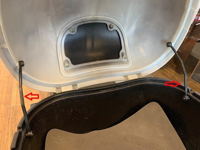 1 COPPIA FASCETTA DI PLASTICA INTERNA BAULETTO SCOOTER ELETTRICO SKY II REVENGE