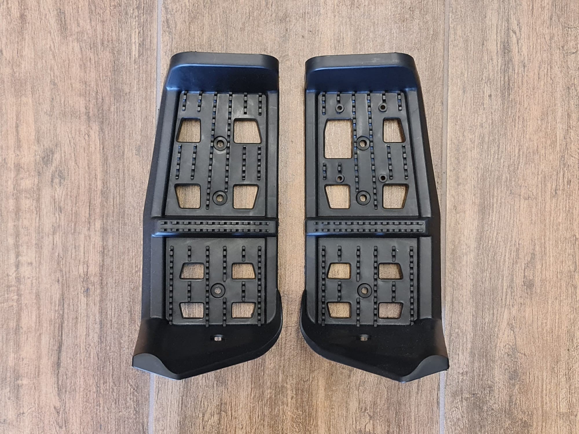 COPPIA PEDANE POGGIAPIEDI POGGIA PIEDI PER MINIQUAD HUMMER MINI ATV ELETTRICO 1000W 36V RUOTE 6"