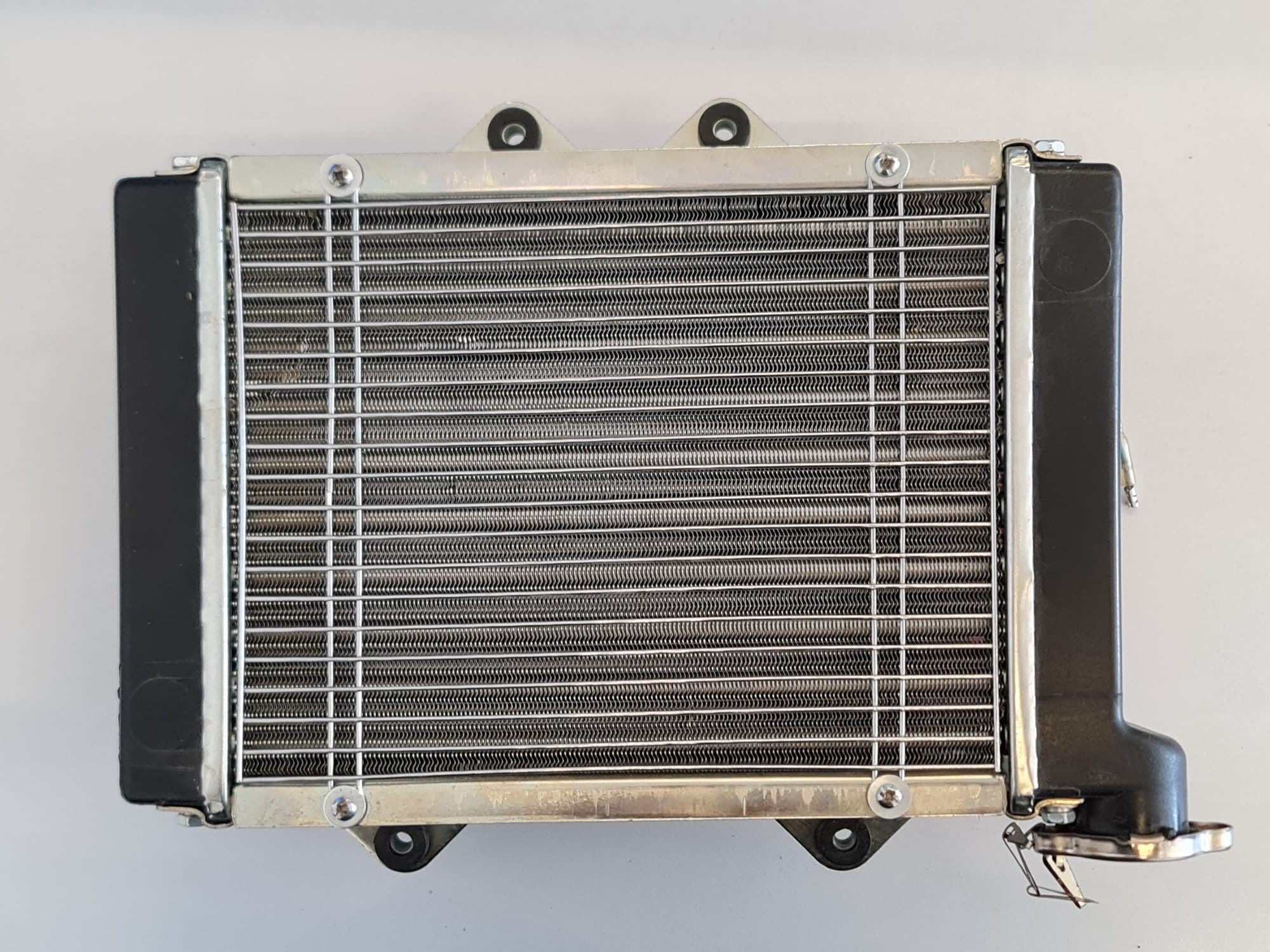 RADIATORE DI RAFFREDDAMENTO LIQUIDO CON VENTOLA INCORPORATA PER QUAD ATV 250CC