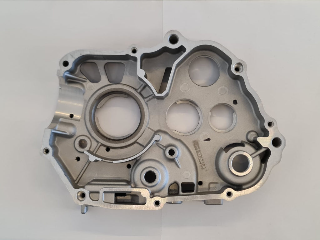 CARTER INTERNO DESTRO PER BLOCCO MOTORE  PIT BIKE YX110 110CC