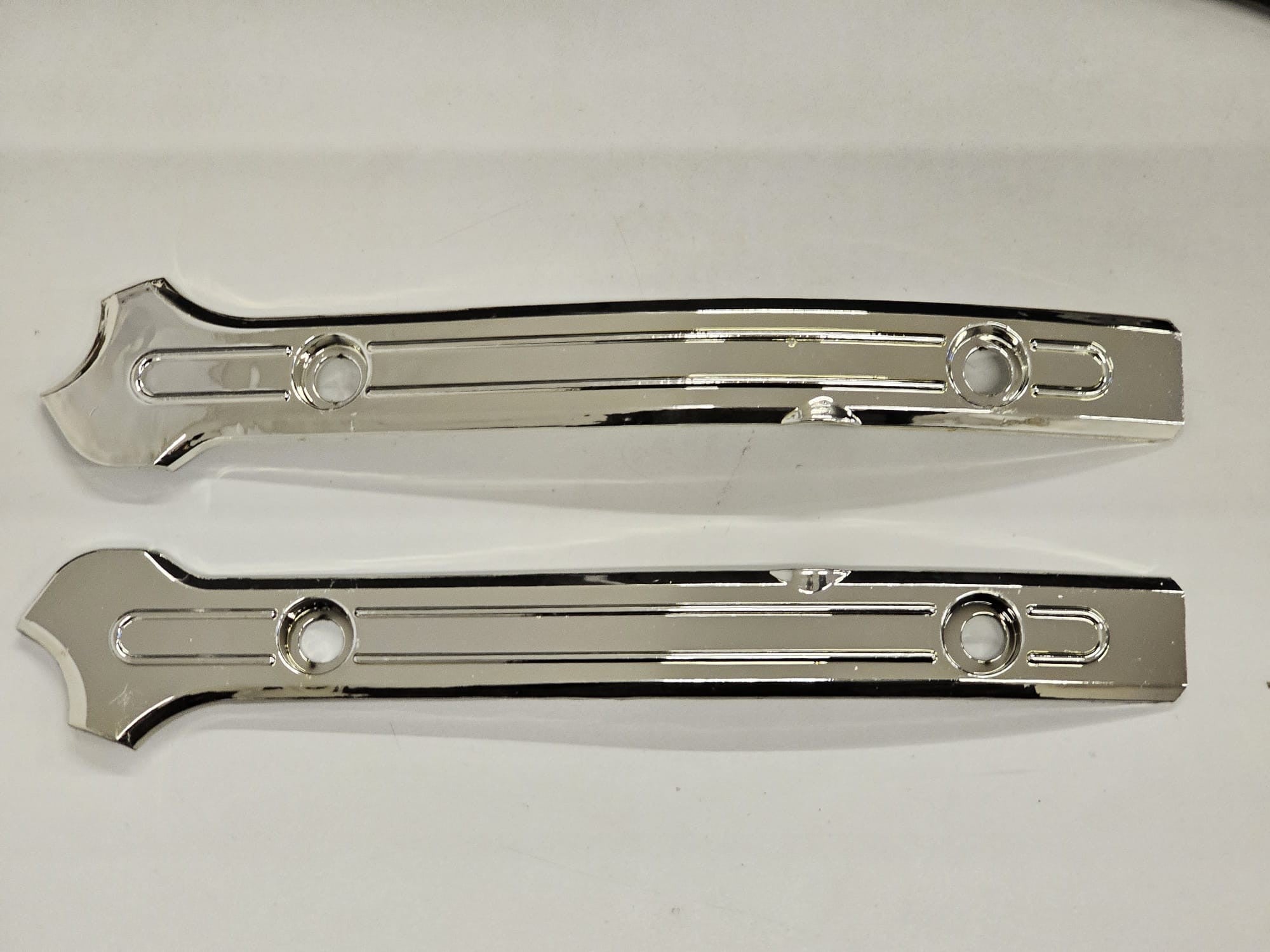 1CP PLASTICHE LATERALI CROMATE PER CARRO POSTERIORE MINIMOTO GP1 MODELLO VECCHIO