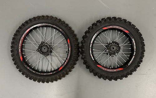 1 COPPIA GOMME CERCHIATE ATTACCO SDG 60/100-14 80/100-12 PERNO 15MM