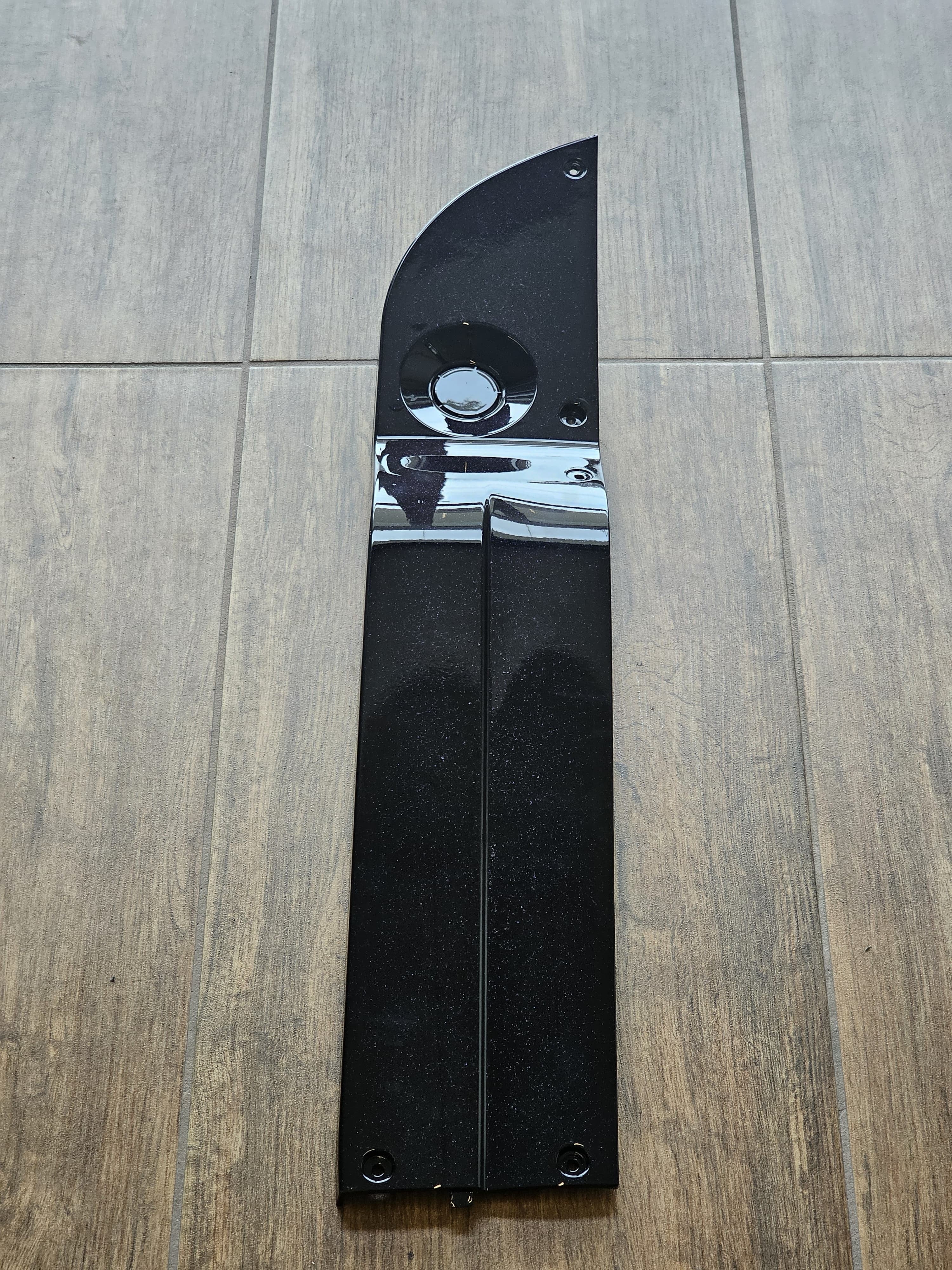 PLASTICA LATERALE PEDALI DESTRA DA SALITI LUCIDA SCOOTER ELETTRICO SKY II REVENGE
