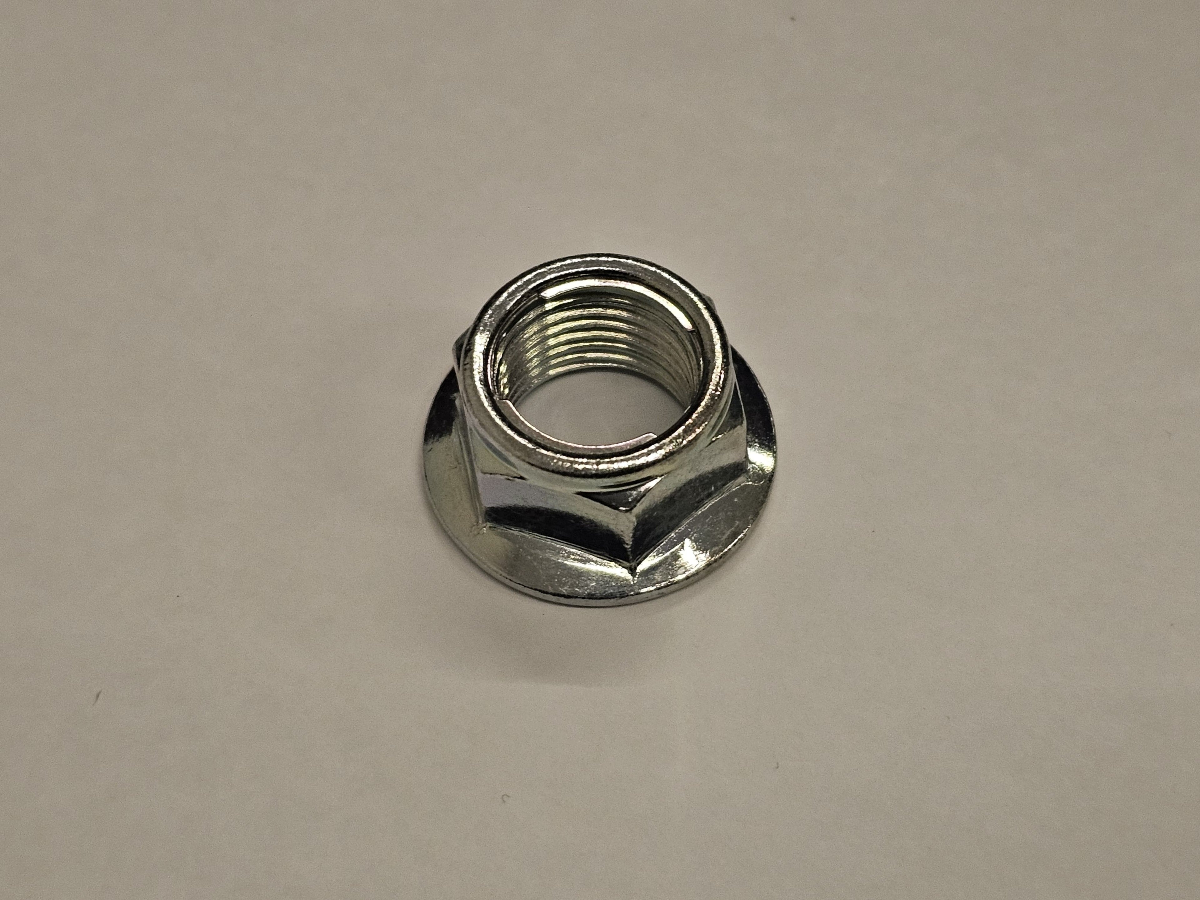 DADO AUTOBLOCCANTE M16x1.5 PER STAFFA BLOCCO MOTORE KAYO A180 180cc TELAIETTO DI SUPPORTO PARTE PIGNONE