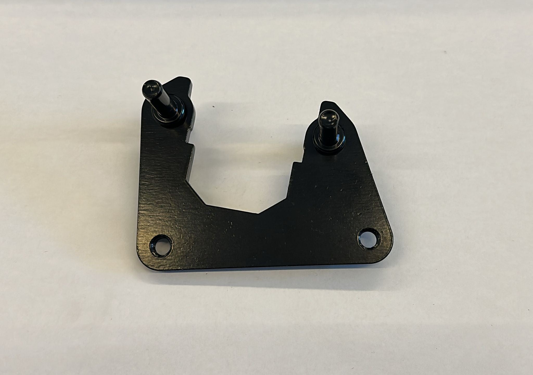 SUPPORTO STAFFA PINZA FRENO ANTERIORE DESTRA SINISTRA PER QUAD KAYO AU300 L7E T3B