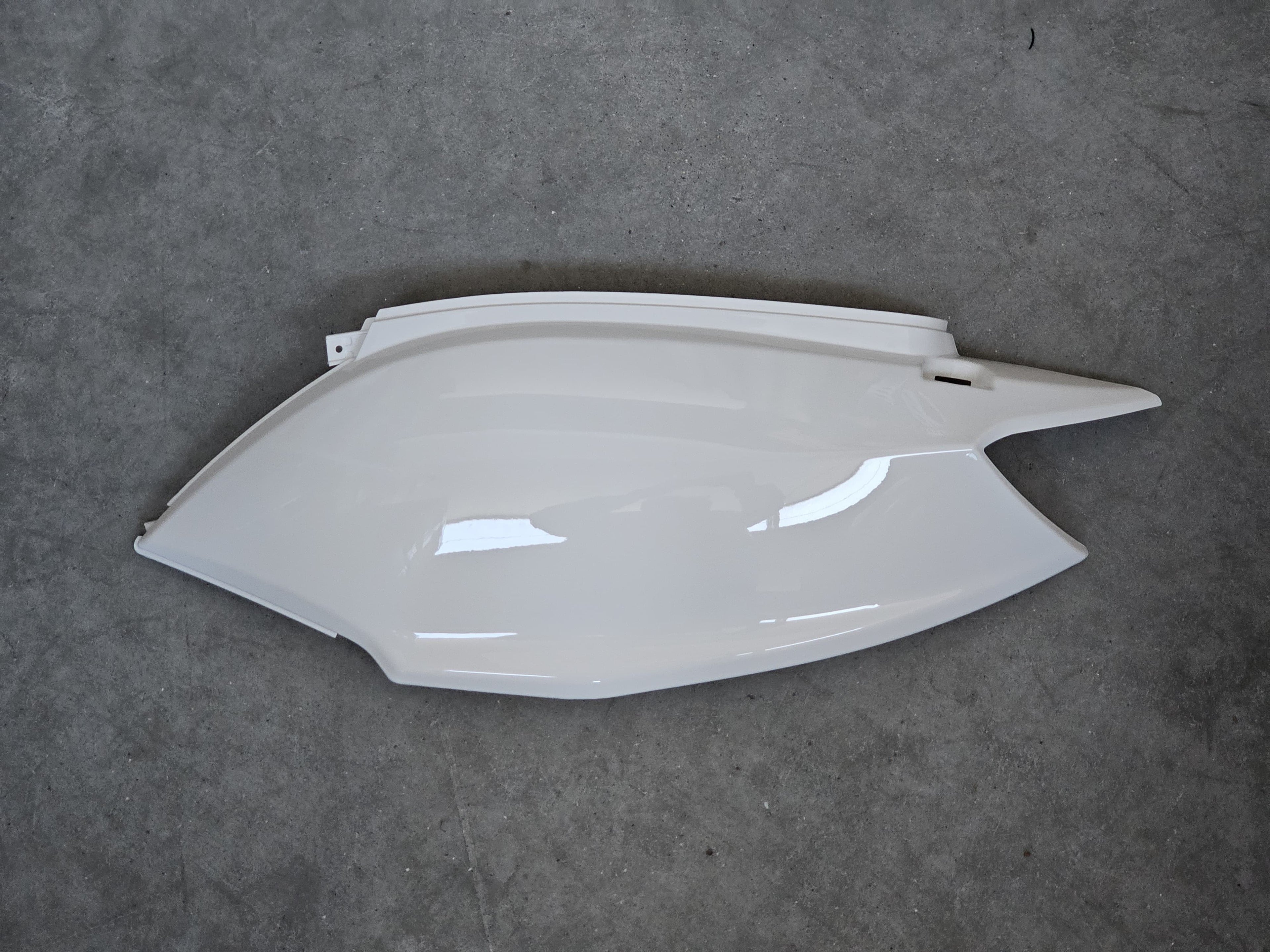 PLASTICA POSTERIORE SINISTRA DA SALITI LUCIDA SCOOTER ELETTRICO SKY II REVENGE