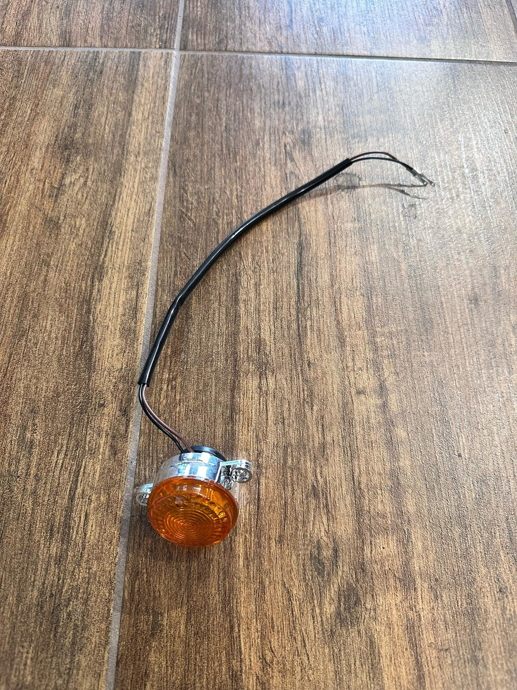 01pz FANALE POSTERIORE GIALLO PER QUAD RENEGADE 125XXL