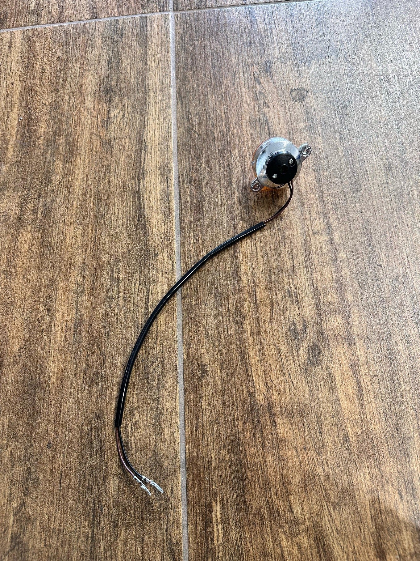 01pz FANALE POSTERIORE GIALLO PER QUAD RENEGADE 125XXL