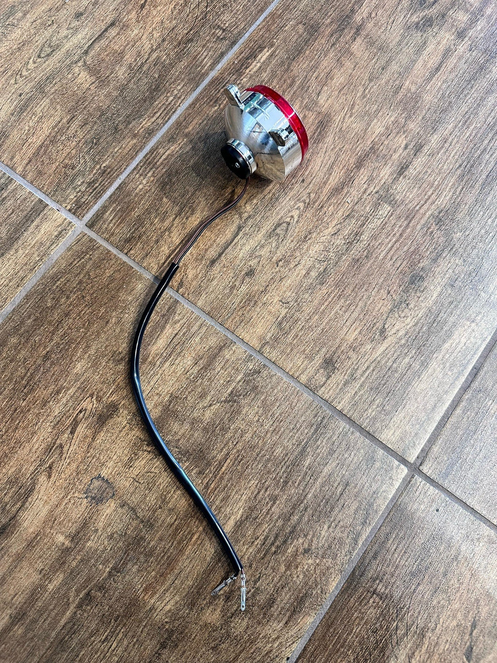 01pz FANALE POSTERIORE ROSSO PER QUAD RENEGADE 125XXL