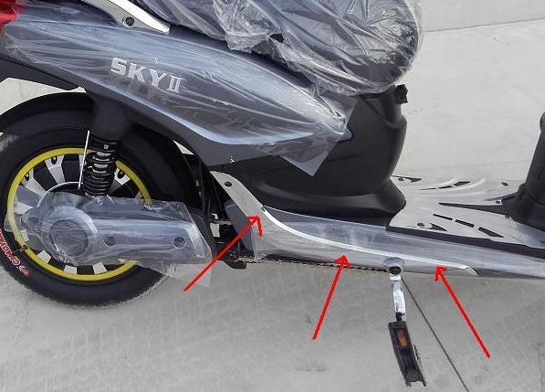 COPPIA PLASTICHE CROMATE LATERALI SOTTO PEDALI - bici elettrica scooter sky II tipo z-tech